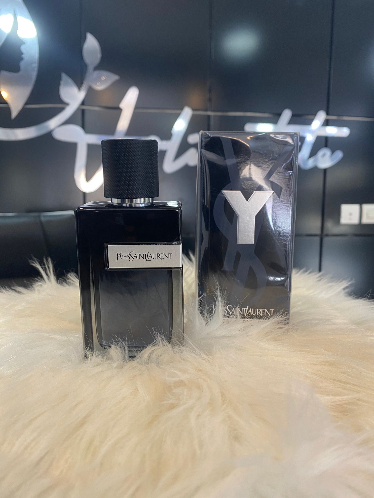 Parfum YVES SAINT LAURENT Disponible