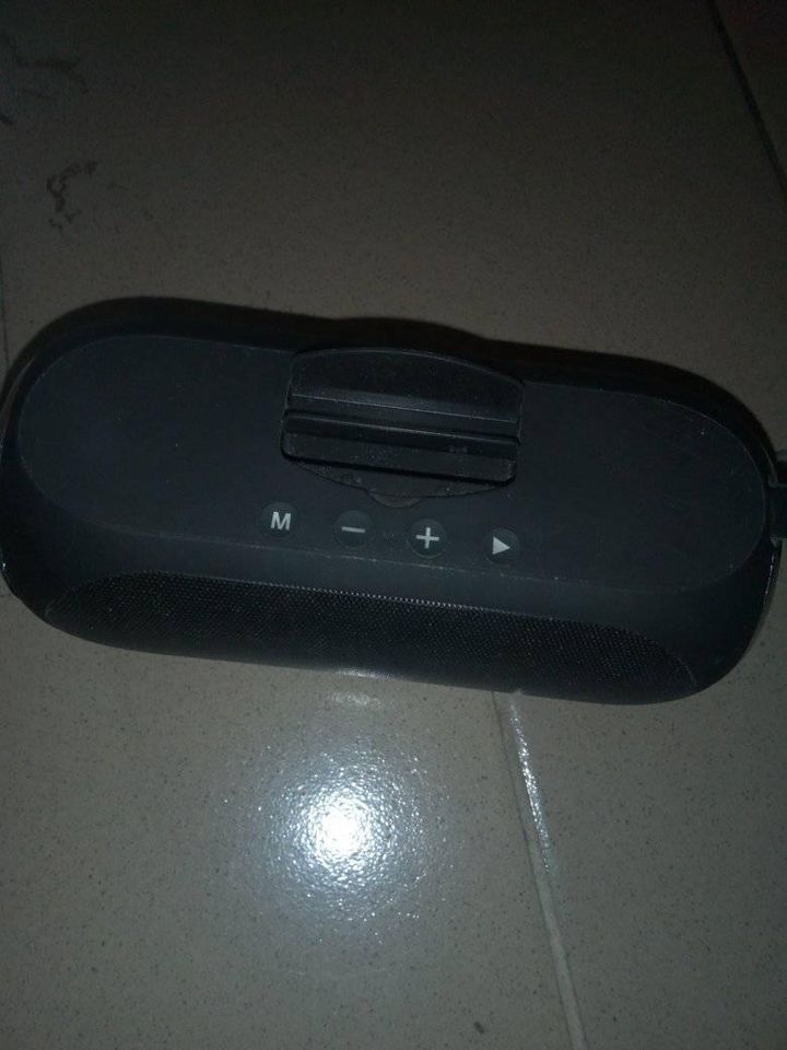 Appareil de Musique Portable Bluetooth Seconde Main Disponible