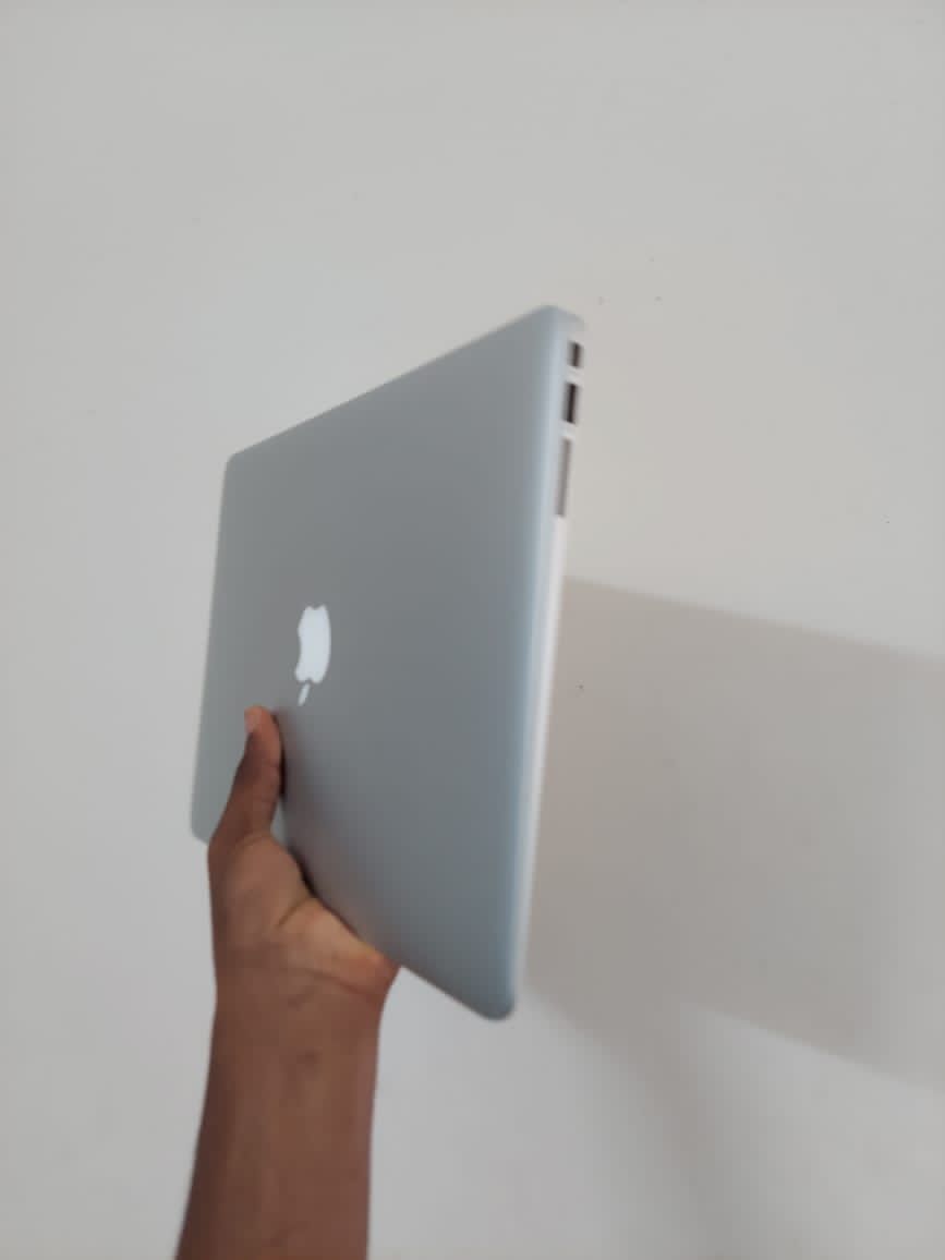 Macbook air 2013 . 256g et 4 g de ram