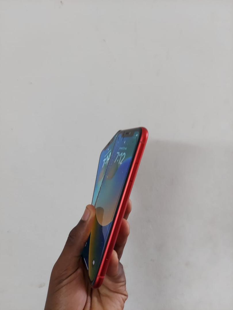 Iphone 11 simple rouge 7