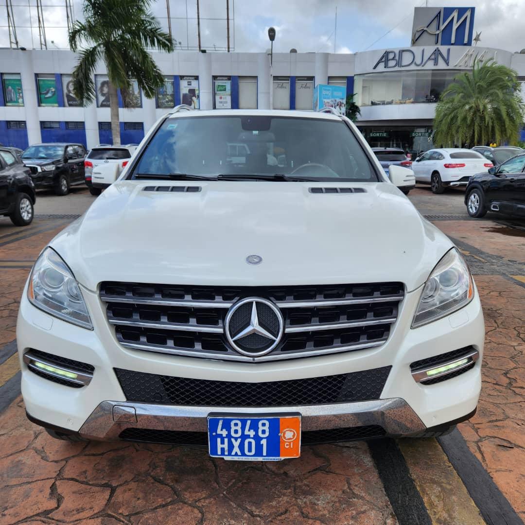 Mercedes ML 350 4 MATIC   Automatique  Essence  6 cylindres  2013 Full options  Toit ouvrant