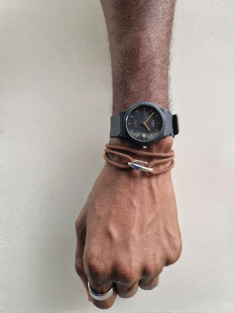 Bracelet minimaliste à corde homme en coloris marron